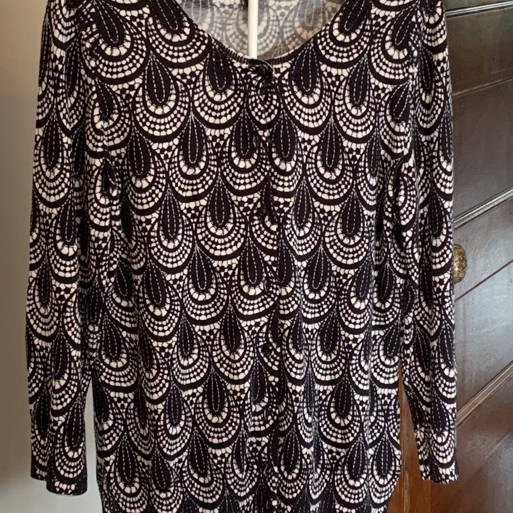Talbots‎ cotton and rayon cardigan with gorgeous buttons. Worn about 2x
